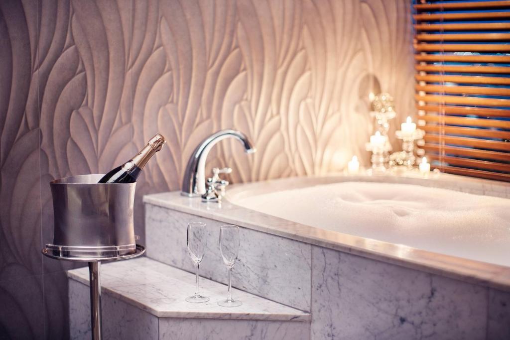 Presidential Suite - Image 4