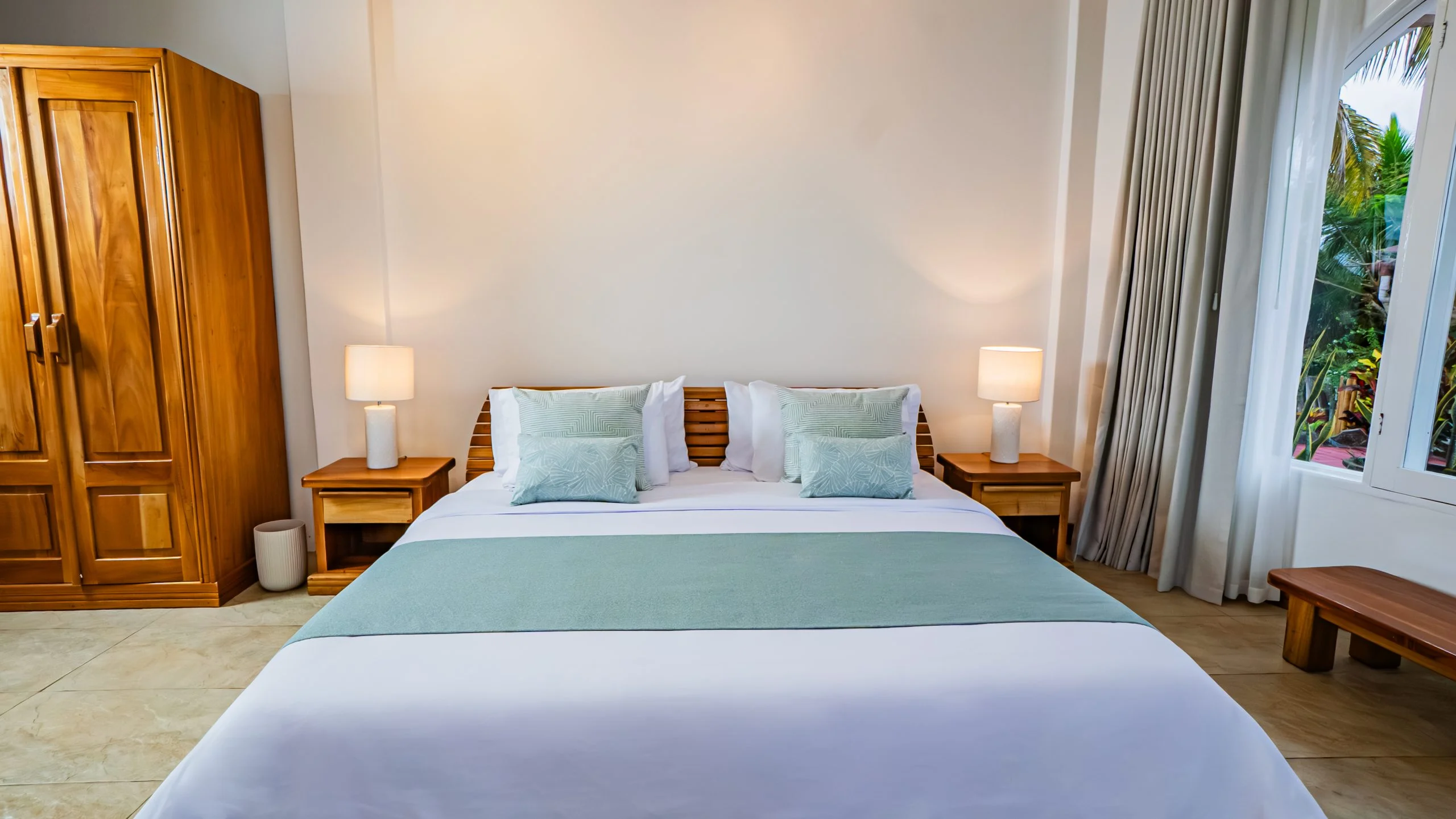 Superior Garden View - Image 1