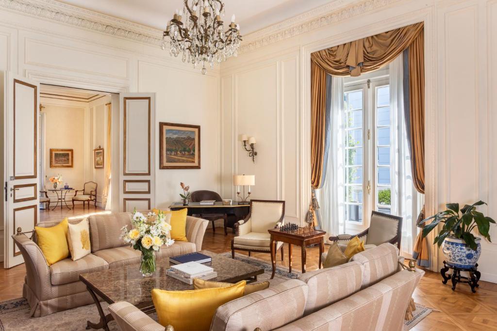 Presidential Mansion Suite - Image 2