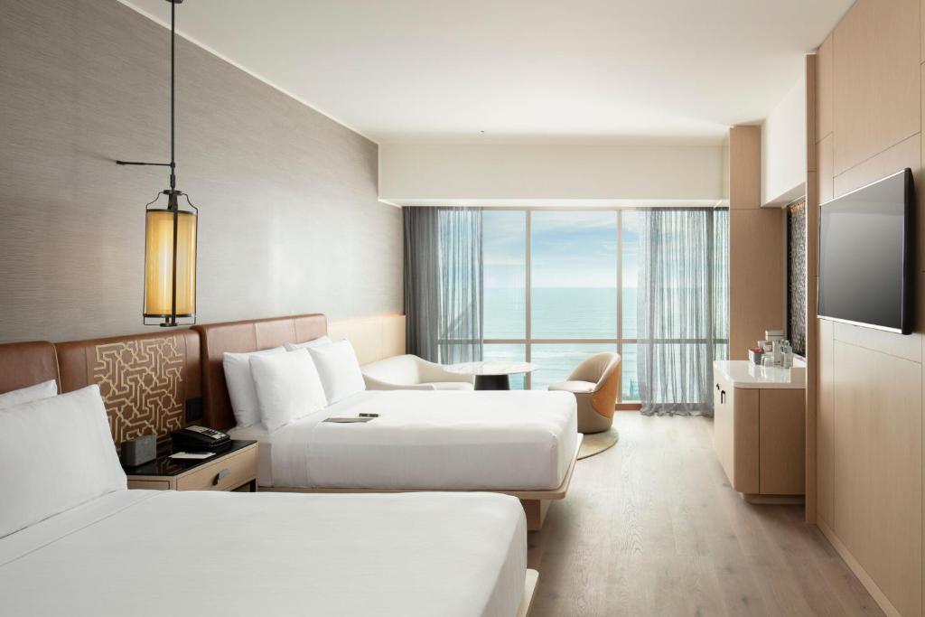 Executive Premium - Image 1