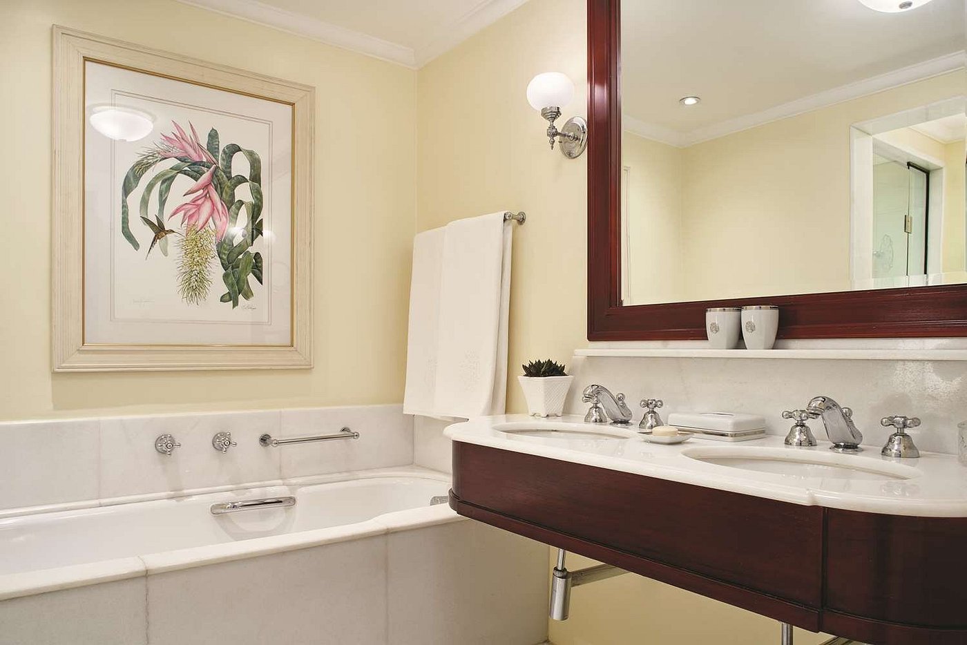 Superior City View Rooms - Image 3