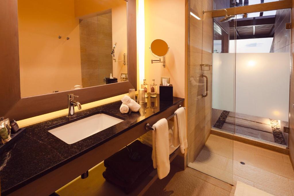 Beachfront Suite - Image 4