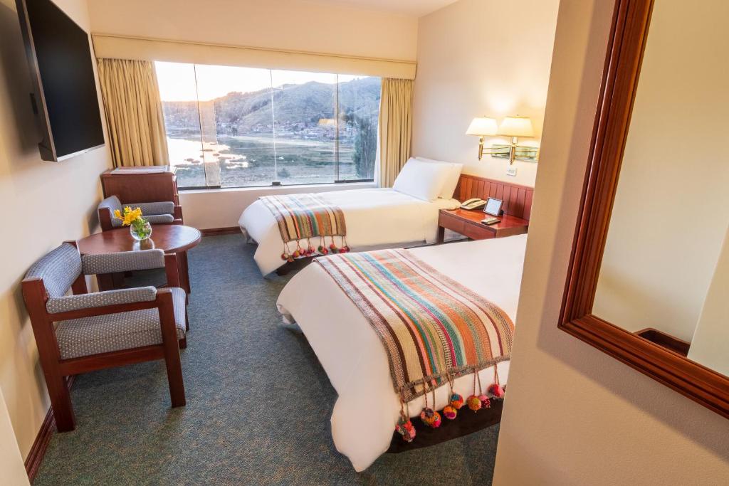 Superior Twin Room Lake View - Image 1