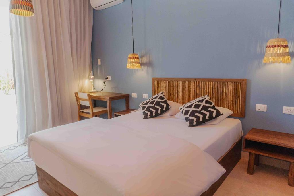 The Double Room With Sea View - Image 3