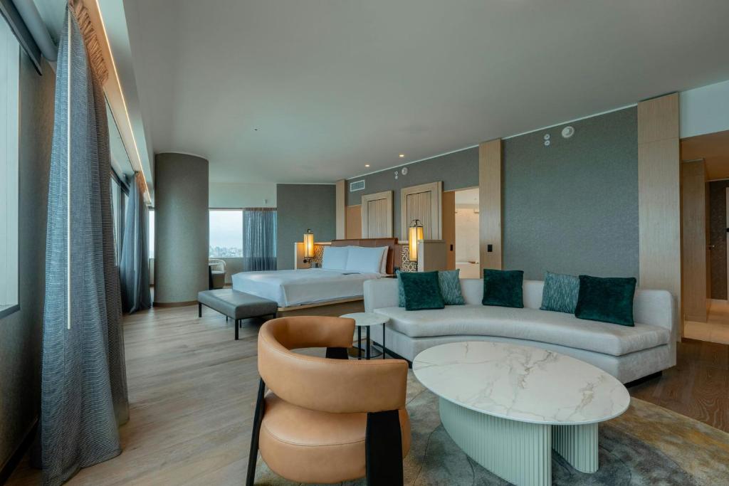 Junior Suite - Image 2