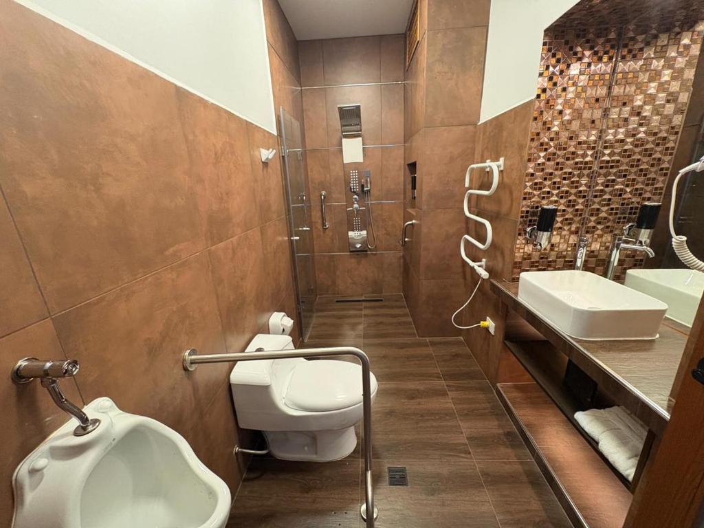 Sacha Suite Room - Image 2