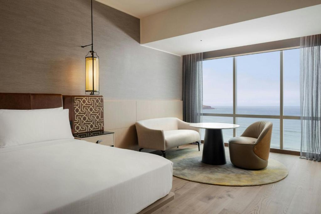 Executive Premium - Image 2