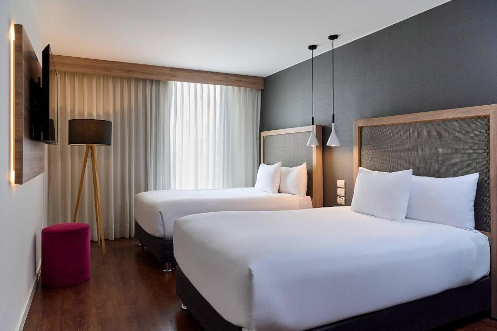 THE INNSiDE ROOM – 2 DOUBLE BEDS - Image 1