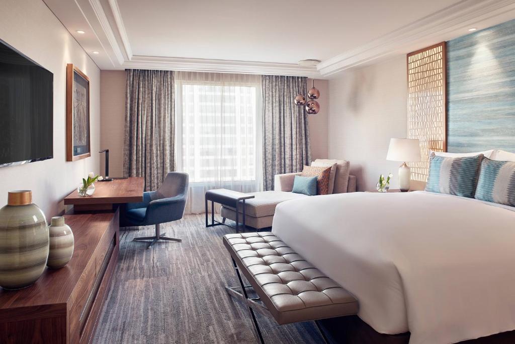 Deluxe Guest King Room - Image 1