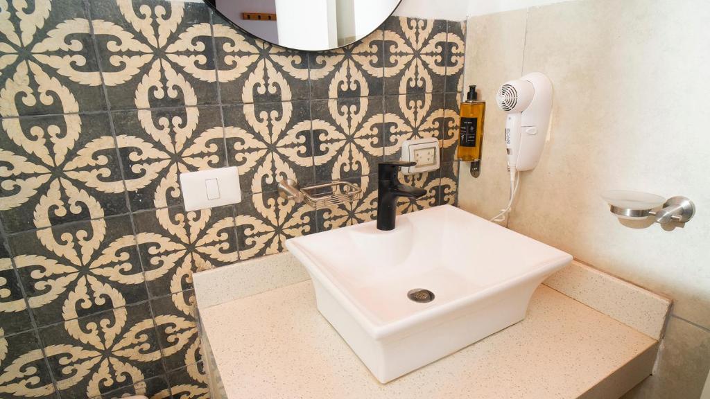 The Double Room With Sea View - Image 4