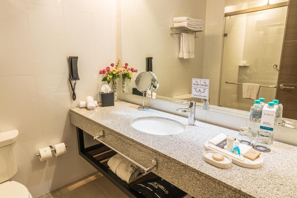 Executive King Room - Image 3