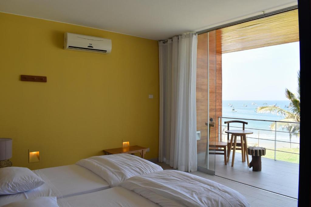Triple Room With Sea View - Image 2