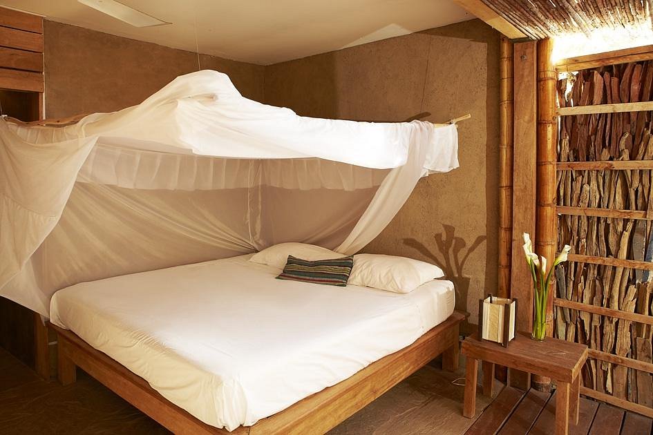 Double Room with Pool View - Image 2