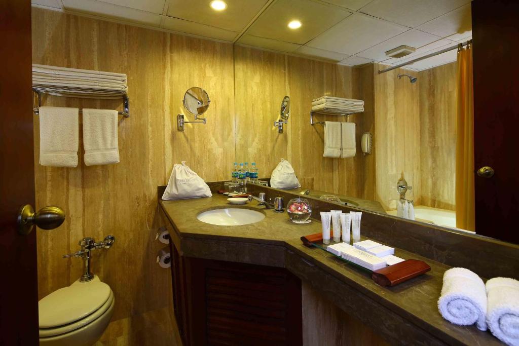 Junior Suite Room - Image 4