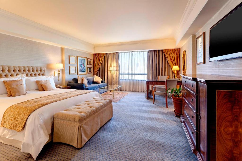 Deluxe Room - Image 1