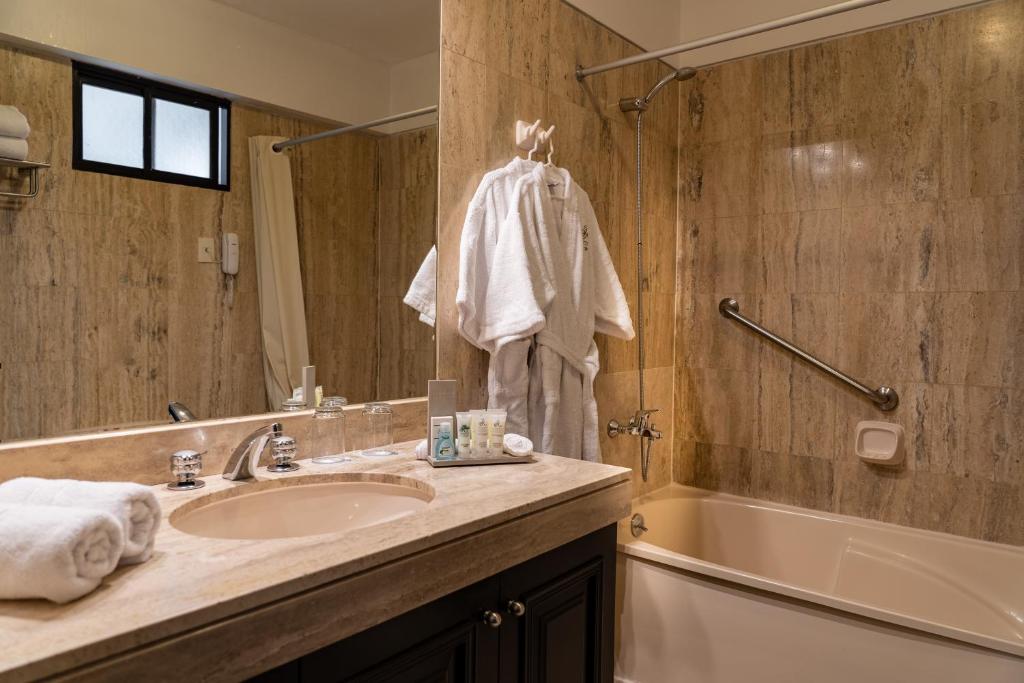 Superior Matrimonial Room - Image 1